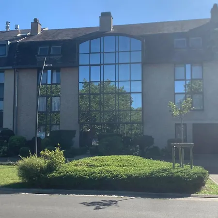 Apartment White Chateau Met Parking En Zonnig Balkon