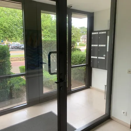 Apartment White Chateau Met Parking En Zonnig Balkon