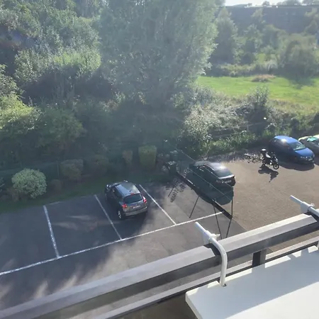 White Chateau Met Parking En Zonnig Balkon Apartment *