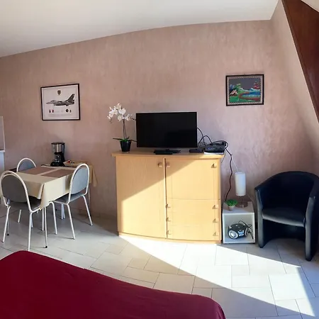 White Chateau Met Parking En Zonnig Balkon * Koksijde