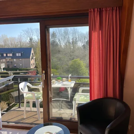 Apartment White Chateau Met Parking En Zonnig Balkon