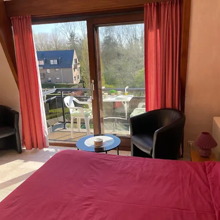 White Chateau Met Parking En Zonnig Balkon Apartment *