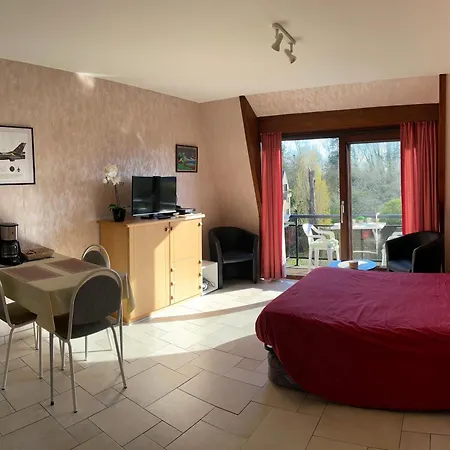 Apartment White Chateau Met Parking En Zonnig Balkon *