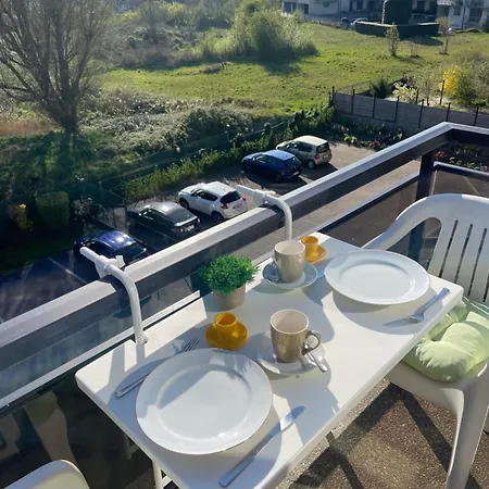 Apartment White Chateau Met Parking En Zonnig Balkon